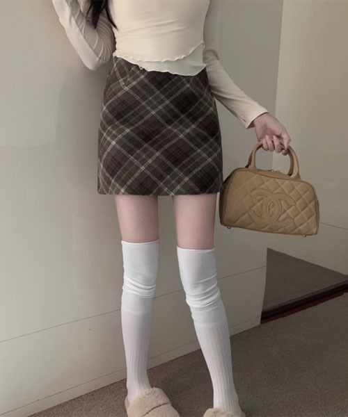 urge：（アージコロン ）の「【URGE：】チェック ミニスカート（スカート・レディース・ベージュ/ブラック・SMALL/MEDIUM/LARGE）」の5枚目の写真