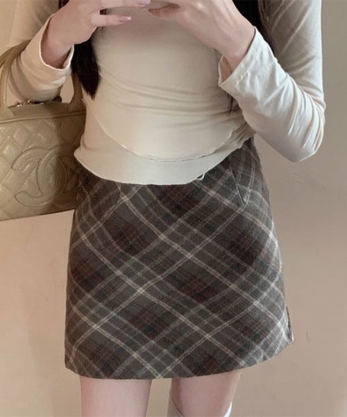 urge：（アージコロン ）の「【URGE：】チェック ミニスカート（スカート・レディース・ベージュ/ブラック・SMALL/MEDIUM/LARGE）」の6枚目の写真