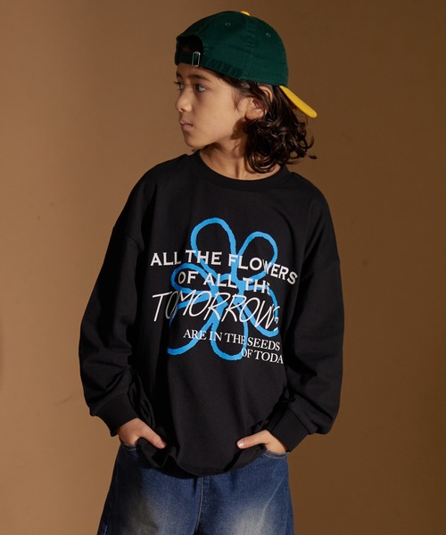 PAIRMANON STREET（ペアマノンストリート）の「【PAIRMANON STREET】アソート ストリート プリント ビッグシルエット 長袖 Tシャツ（Tシャツ/カットソー・キッズ・オレンジ系その他/ホワイト系その他4/その他/ホワイト系その他2/ブラック系その他3/ブラック系その他/ブラック系その他5/ブルー系その他/その他2/グリーン系その他/ベージュ系その他/ブラック系その他4/ベージュ系その他2/ホワイト系その他3/パープル系その他/パープル系その他2/ホワイト系その他/ブラック系その他2/ブルー系その他3/ブルー系その他2・160/100/90/110/130/140/150/120）」の9枚目の写真