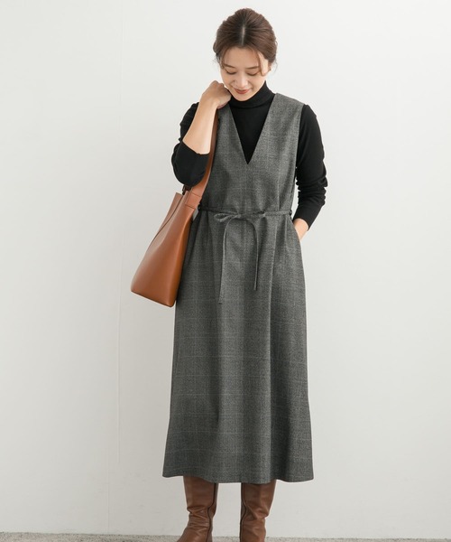 URBAN RESEARCH DOORS（アーバンリサーチドアーズ）の「『UR TECH』ツイルフレアジャンパースカート（ワンピース・レディース・チェック/モカ・MEDIUM）」の2枚目の写真