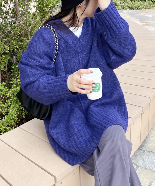 reca(レカ)の「Vネックオーバーサイズニット(ニット/セーター・レディース・チャコールグレー/ブルー/グレイッシュベージュ/オートミール/オレンジ・M)」の10枚目の写真