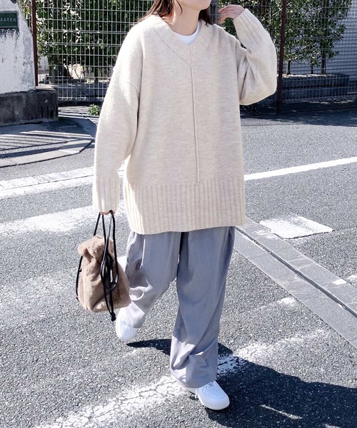 reca(レカ)の「Vネックオーバーサイズニット(ニット/セーター・レディース・チャコールグレー/ブルー/グレイッシュベージュ/オートミール/オレンジ・M)」の16枚目の写真