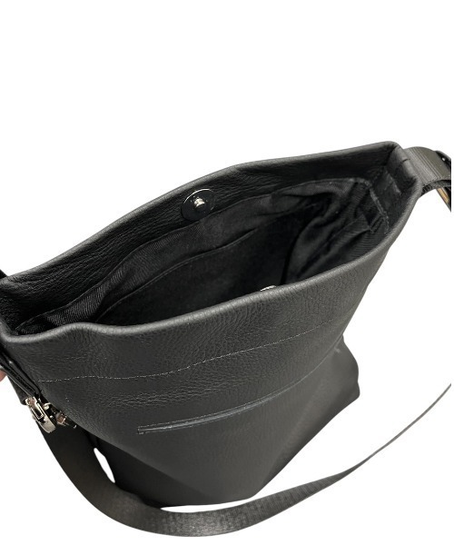 waku（ワク）の「WK-0090　waku　シンプルショルダー　Sサイズ（ショルダーバッグ・メンズ・グレー/ネイビー/ブラック・FREE）」の17枚目の写真