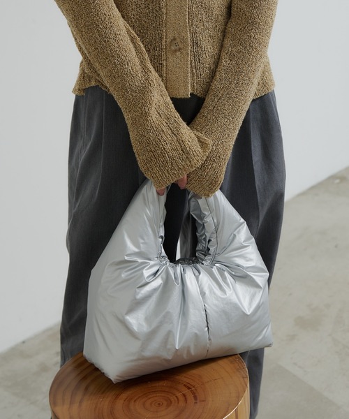 CIAOPANIC TYPY(チャオパニックティピー)の「メタリックパディングBAG(トートバッグ・レディース・ホワイト/シルバー/ネイビー・ONE SIZE)」の12枚目の写真