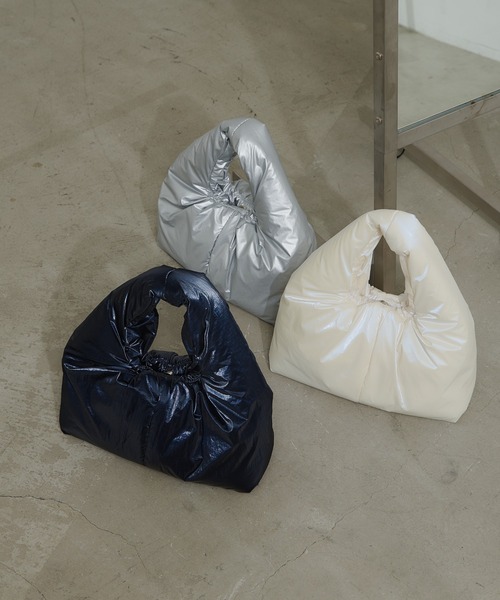 CIAOPANIC TYPY(チャオパニックティピー)の「メタリックパディングBAG(トートバッグ・レディース・ホワイト/シルバー/ネイビー・ONE SIZE)」の13枚目の写真