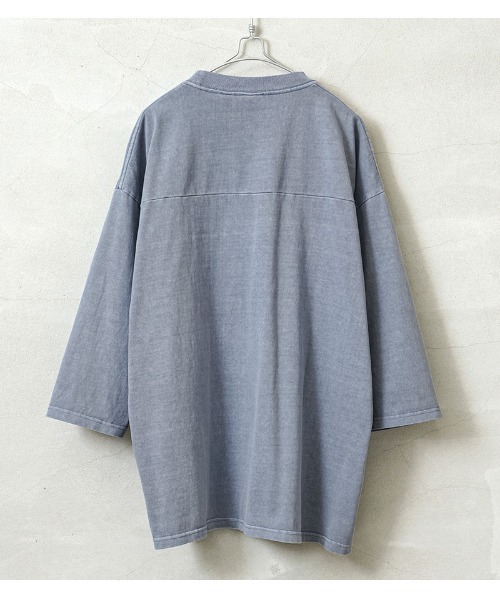 WAIPER.inc(ワイパーインク)の「製品染め 7分袖 SUPER BIG FOOTBALL TEE(Tシャツ/カットソー・メンズ・グレイッシュベージュ/グリーン系その他/ネイビー/チャコールグレー・S/M/L/XL)」の5枚目の写真