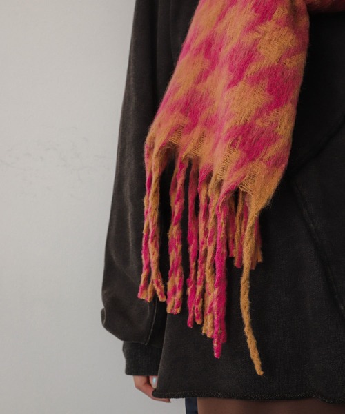 SENSE OF PLACE by URBAN RESEARCH（センスオブプレイスバイアーバンリサーチ）の「チドリガラストール（マフラー・レディース・ブラウン/ピンク・ONE）」の6枚目の写真