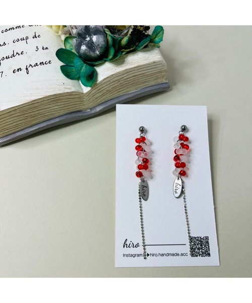 tone（トーン）の「【hiro】チェコガラス ピアス(MA)（ピアス（両耳用）・レディース・グリーン/オレンジ/ブラック/レッド/ブルー・FREE）」の4枚目の写真