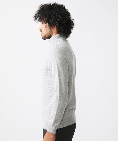 MICHEL KLEIN HOMME   （ミッシェルクランオム）の「ウェーブ柄カシミヤタートルネックニット（ニット/セーター・メンズ・ライトグレー/ブラック・MEDIUM/LARGE/X-LARGE）」の4枚目の写真