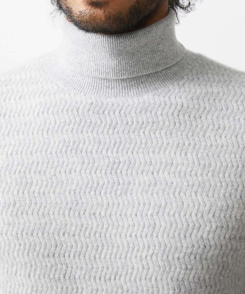 MICHEL KLEIN HOMME   （ミッシェルクランオム）の「ウェーブ柄カシミヤタートルネックニット（ニット/セーター・メンズ・ライトグレー/ブラック・MEDIUM/LARGE/X-LARGE）」の6枚目の写真