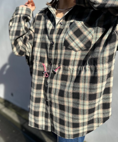 mi via loca(ミヴィアロカ)の「Vintageライク ドロスト オーバーサイズ チェックシャツ(シャツ/ブラウス・レディース・ブラック系/グリーン系・FREE)」の9枚目の写真