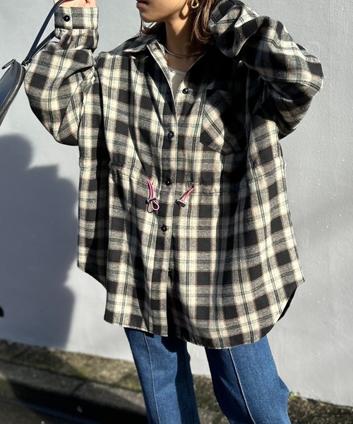 mi via loca(ミヴィアロカ)の「Vintageライク ドロスト オーバーサイズ チェックシャツ(シャツ/ブラウス・レディース・ブラック系/グリーン系・FREE)」の7枚目の写真