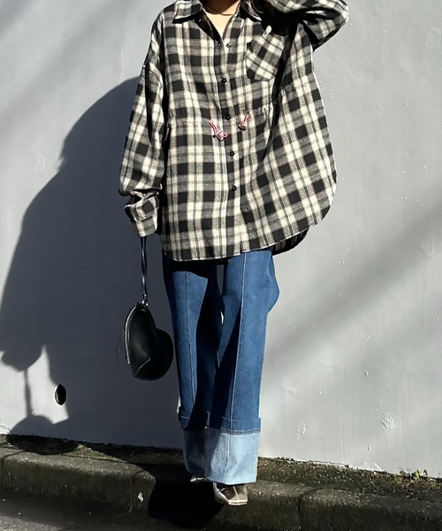 mi via loca(ミヴィアロカ)の「Vintageライク ドロスト オーバーサイズ チェックシャツ(シャツ/ブラウス・レディース・ブラック系/グリーン系・FREE)」の22枚目の写真