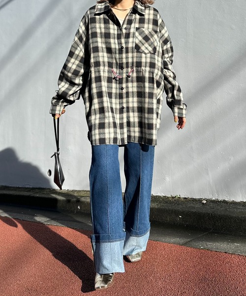 mi via loca(ミヴィアロカ)の「Vintageライク ドロスト オーバーサイズ チェックシャツ(シャツ/ブラウス・レディース・ブラック系/グリーン系・FREE)」の21枚目の写真