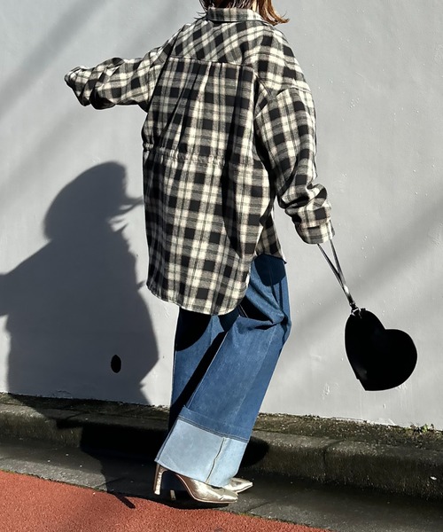 mi via loca(ミヴィアロカ)の「Vintageライク ドロスト オーバーサイズ チェックシャツ(シャツ/ブラウス・レディース・ブラック系/グリーン系・FREE)」の20枚目の写真