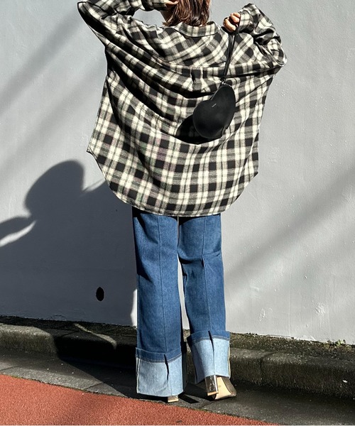 mi via loca(ミヴィアロカ)の「Vintageライク ドロスト オーバーサイズ チェックシャツ(シャツ/ブラウス・レディース・ブラック系/グリーン系・FREE)」の18枚目の写真