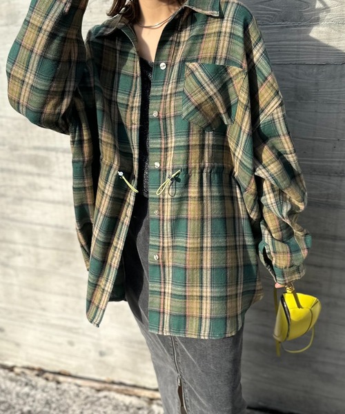 mi via loca(ミヴィアロカ)の「Vintageライク ドロスト オーバーサイズ チェックシャツ(シャツ/ブラウス・レディース・ブラック系/グリーン系・FREE)」の12枚目の写真
