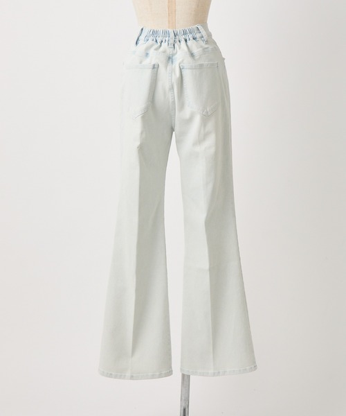 one after another NICE CLAUP(ワンアフターアナザーナイスクラップ)の「ストレッチフレアデニムパンツ(デニムパンツ・レディース・ネイビー/ブルー/ライトブルー・SMALL/MEDIUM)」の22枚目の写真