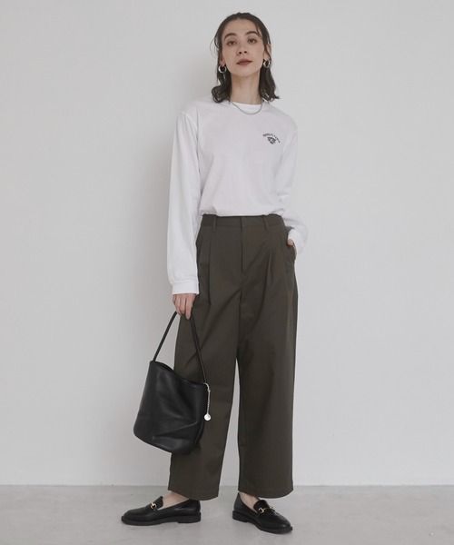 ANGIE(アンジー)の「ツータック ワイドストレート チノパンツ(チノパンツ・レディース・キャメル/ブラック/ダークグレー/ベージュ/カーキ/ネイビー/チャコールグレー・マルチサイズ)」の6枚目の写真