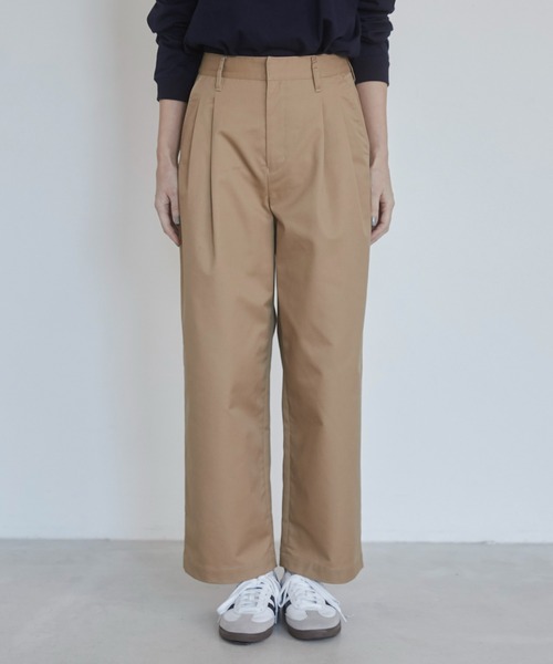 ANGIE(アンジー)の「ツータック ワイドストレート チノパンツ(チノパンツ・レディース・キャメル/ブラック/ダークグレー/ベージュ/カーキ/ネイビー/チャコールグレー・マルチサイズ)」の13枚目の写真