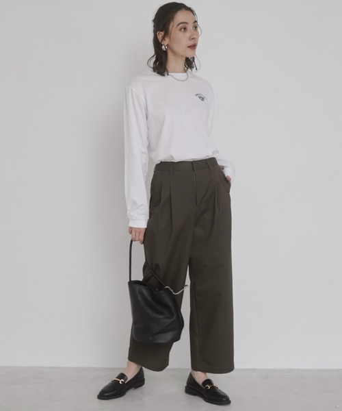 ANGIE(アンジー)の「ツータック ワイドストレート チノパンツ(チノパンツ・レディース・キャメル/ブラック/ダークグレー/ベージュ/カーキ/ネイビー/チャコールグレー・マルチサイズ)」の11枚目の写真