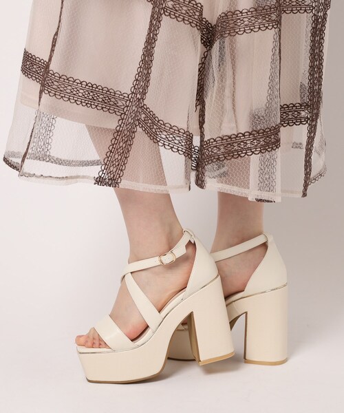 ESPERANZA（エスペランサ）の「【ラク盛り／サンダル】リピーター続出／脚長美脚　クロスストラップサンダル（サンダル・レディース・アイボリー/ベージュ系8/ブラック・LL/S/M/L）」の18枚目の写真
