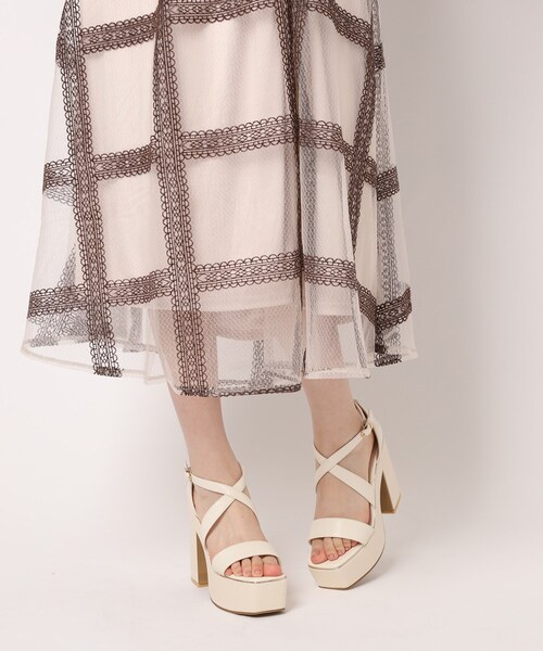 ESPERANZA（エスペランサ）の「【ラク盛り／サンダル】リピーター続出／脚長美脚　クロスストラップサンダル（サンダル・レディース・アイボリー/ベージュ系8/ブラック・LL/S/M/L）」の19枚目の写真