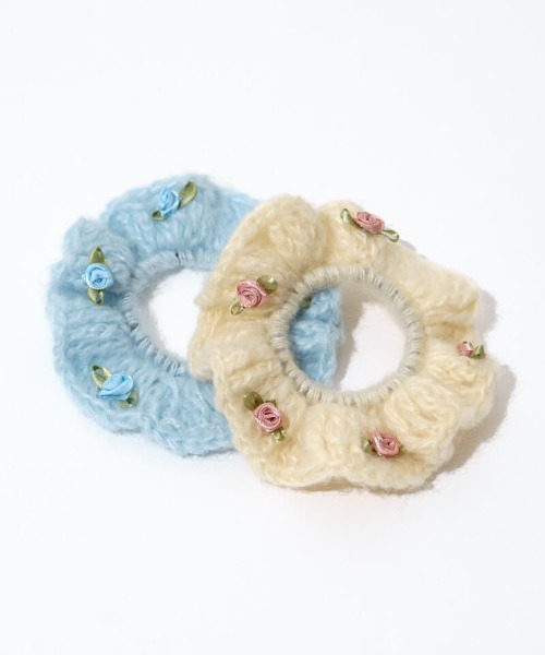 flower（フラワー）の「ロージーニットヘアゴム（シュシュ・レディース・アイボリー/ブルー・FREE）」の8枚目の写真
