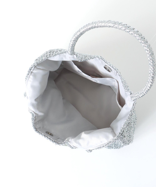 Three Four Time（ｽﾘｰﾌｫｰﾀｲﾑ）の「メタリックコード編みトート（かごバッグ・レディース・ブラック/シルバー・FREE）」の9枚目の写真