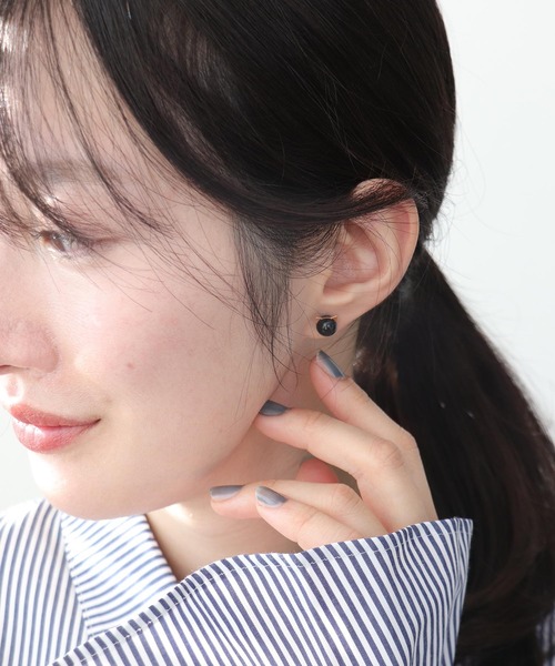 Three Four Time（ｽﾘｰﾌｫｰﾀｲﾑ）の「ネコピアス（ピアス（両耳用）・レディース・アイボリー/ブラック・FREE）」の5枚目の写真