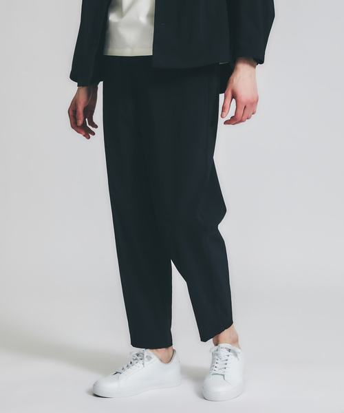 ABAHOUSE(アバハウス)の「【セットアップ対応】TUCK&DARTS ワイドテーパードパンツ(その他パンツ・メンズ・ブラック/ベージュ・46/48)」の1枚目の写真