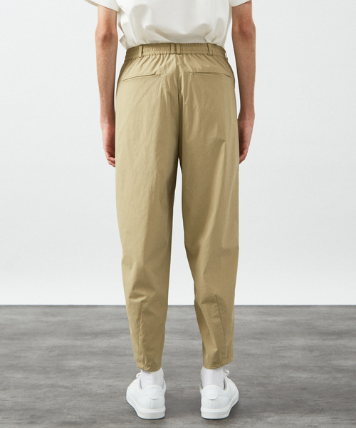 ABAHOUSE(アバハウス)の「【セットアップ対応】TUCK&DARTS ワイドテーパードパンツ(その他パンツ・メンズ・ブラック/ベージュ・46/48)」の6枚目の写真