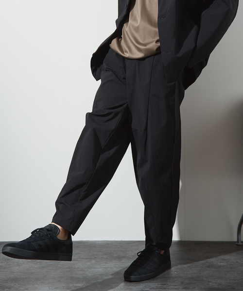 ABAHOUSE(アバハウス)の「【セットアップ対応】TUCK&DARTS ワイドテーパードパンツ(その他パンツ・メンズ・ブラック/ベージュ・46/48)」の22枚目の写真