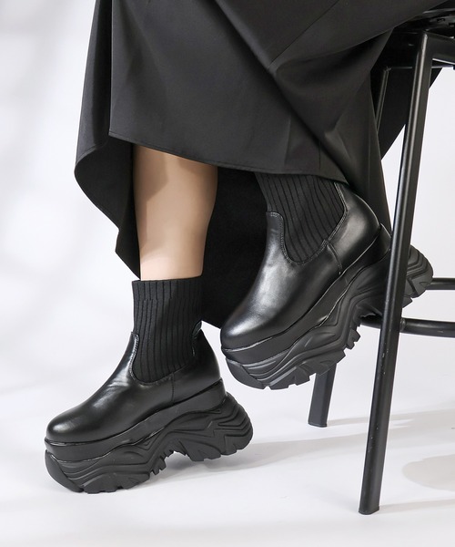 LOVEHUNTER（ラブハンター）の「+9.5cm 軽量厚底 ソックススニーカーブーツ（ブーツ・レディース・ブラック/ブラック系1/ブラック系2・M/L/LL/S）」の6枚目の写真
