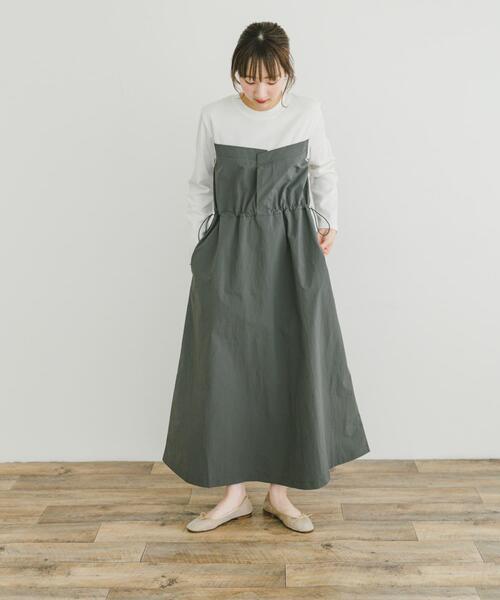 ITEMS URBANRESEARCH(アイテムズ アーバンリサーチ)の「ドッキングナイロンワンピース(ワンピース・レディース・カーキ/チャコールグレー・FREE)」の2枚目の写真