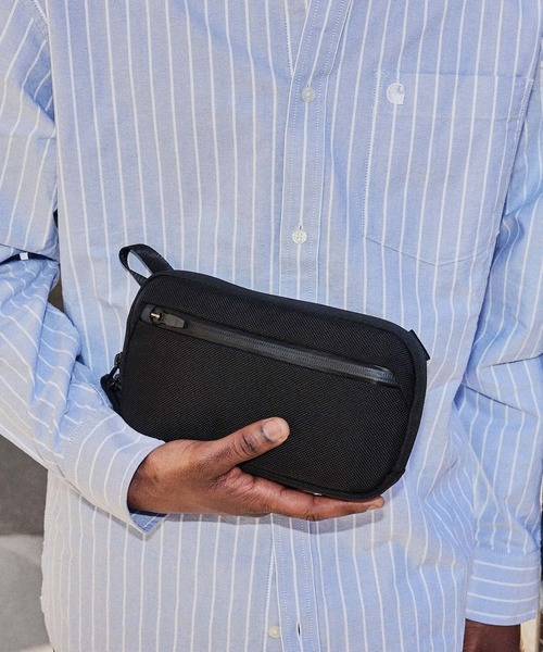 Aer（エアー）の「Aer Slim Pouch 2 エアー スリム ポーチ ガジェットケース（ポーチ・メンズ・ブラック・FREE）」の7枚目の写真