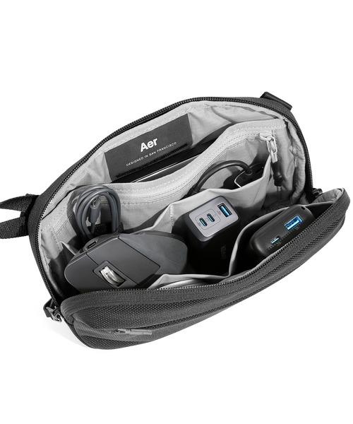Aer（エアー）の「Aer Slim Pouch 2 エアー スリム ポーチ ガジェットケース（ポーチ・メンズ・ブラック・FREE）」の15枚目の写真