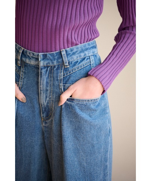 Estella.K(エステラケー)の「Elsa Mid Rise Loose Jean タックデニムパンツ(デニムパンツ・レディース・ネイビー/ブルー・SMALL/MEDIUM)」の13枚目の写真