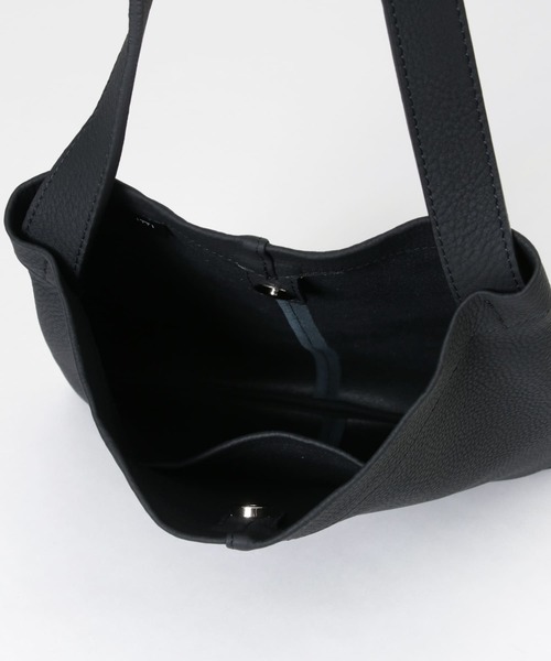 ITTI（イッチ）の「ITTI　MARY SHOULDER - PM（ショルダーバッグ・メンズ・ブラック/ベージュ系その他・FREE）」の7枚目の写真