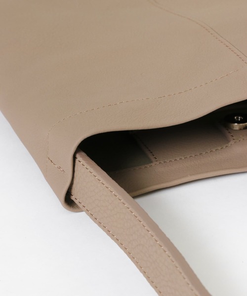 ITTI（イッチ）の「ITTI　MARY SHOULDER - PM（ショルダーバッグ・メンズ・ブラック/ベージュ系その他・FREE）」の9枚目の写真