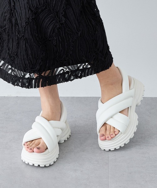 Honeys（ハニーズ）の「厚底パテッドサンダル（サンダル・レディース・ブラック×ホワイト/ライトグレー/ブラック/アイボリー・LL/S/M/L）」の6枚目の写真