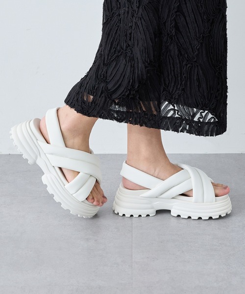 Honeys（ハニーズ）の「厚底パテッドサンダル（サンダル・レディース・ブラック×ホワイト/ライトグレー/ブラック/アイボリー・LL/S/M/L）」の7枚目の写真