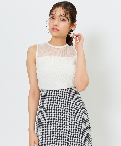AND COUTURE(アンドクチュール)の「シアー切替ノースリトップス(ニット/セーター・レディース・ライトグレー/オフホワイト/ピンク/ベージュ/ブラック・FREE)」の2枚目の写真