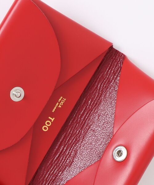 TOGA PULLA(トーガ プルラ)の「TOGA PULLA Leather card case TZ242-AG960(カードケース・レディース・レッド/ホワイト・FREE)」の4枚目の写真