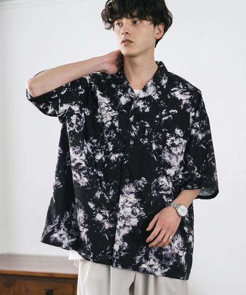 Rocky Monroe(ロッキーモンロー)の「接触冷感 オーバーサイズ 花柄 ペイズリー柄 グラフィック柄 総柄開襟アロハシャツ(シャツ/ブラウス・メンズ・ブラック/ホワイト系/ホワイト系1/ホワイト系2/ダークグリーン/ホワイト系3/ネイビー/ブラック系/ホワイト/ホワイト系4/ブラック系1・M/L/XL)」の7枚目の写真