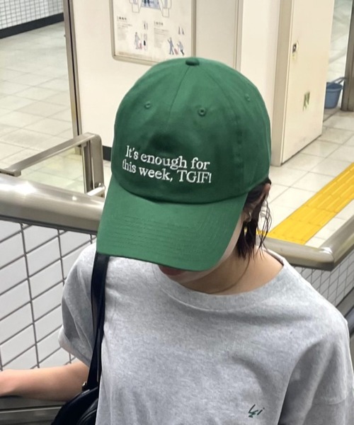 COLONY 2139（コロニートゥーワンスリーナイン）の「メッセージ刺繍キャップ（キャップ・レディース・ブラック/ブラウン/グリーン/レッド・FREE）」の3枚目の写真