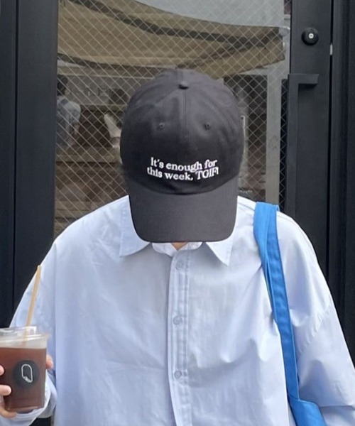 COLONY 2139（コロニートゥーワンスリーナイン）の「メッセージ刺繍キャップ（キャップ・レディース・ブラック/ブラウン/グリーン/レッド・FREE）」の2枚目の写真