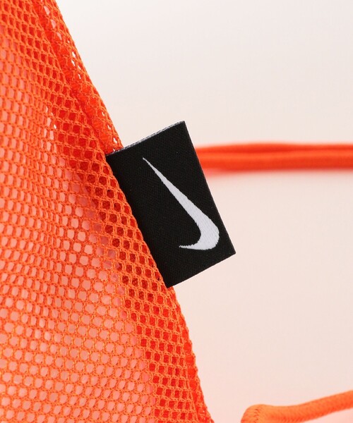 NIKE(ナイキ)の「NIKE / メッシュ ドロー ストリング プールバッグ 2025(バックパック/リュック・キッズ・ベージュ/オレンジ/ネイビー・ONE SIZE)」の14枚目の写真
