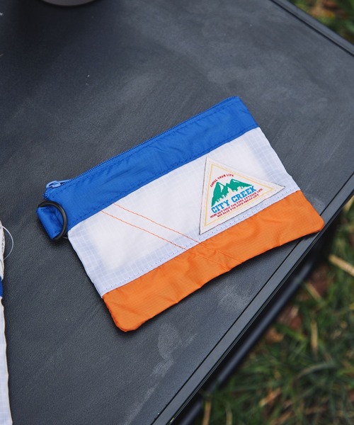 niko and...（ニコアンド）の「【CITY CREEK】切り替えコインケース（コインケース・レディース・ブルー/カーキ・0）」の2枚目の写真