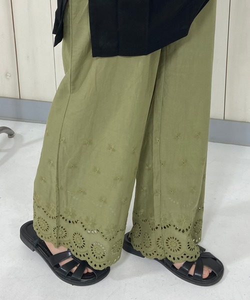 CRB（シーアールビー）の「スカラップレースペチパンツ（その他パンツ・レディース・ブラック/カーキ/オフホワイト/ブラウン・F）」の4枚目の写真